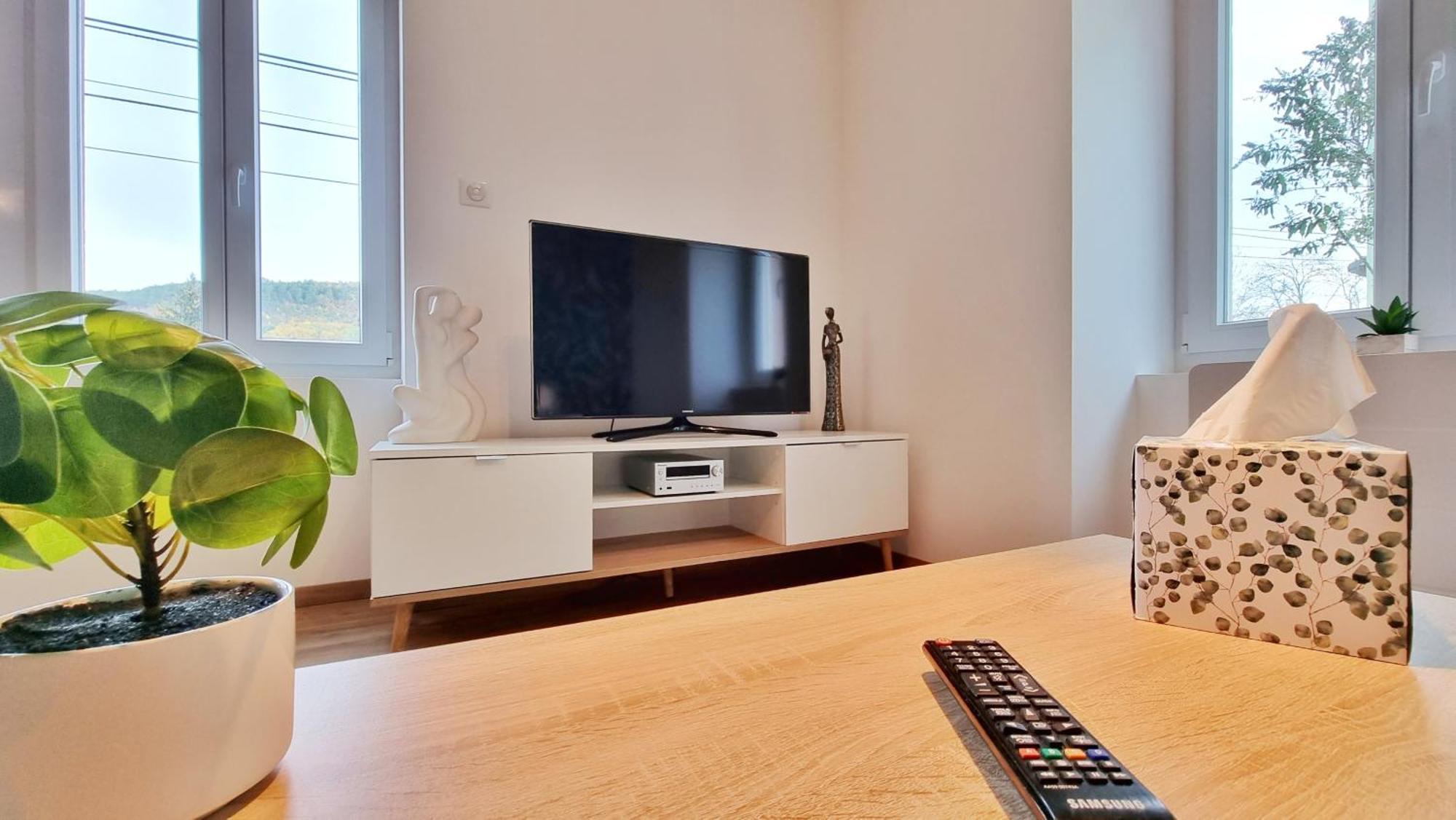 La Buhl Verte - Chic Et Moderne - Calme - Fibre - Relax Bnb Eksteriør billede